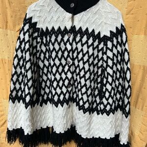 Black and White Patterned Women's Poncho